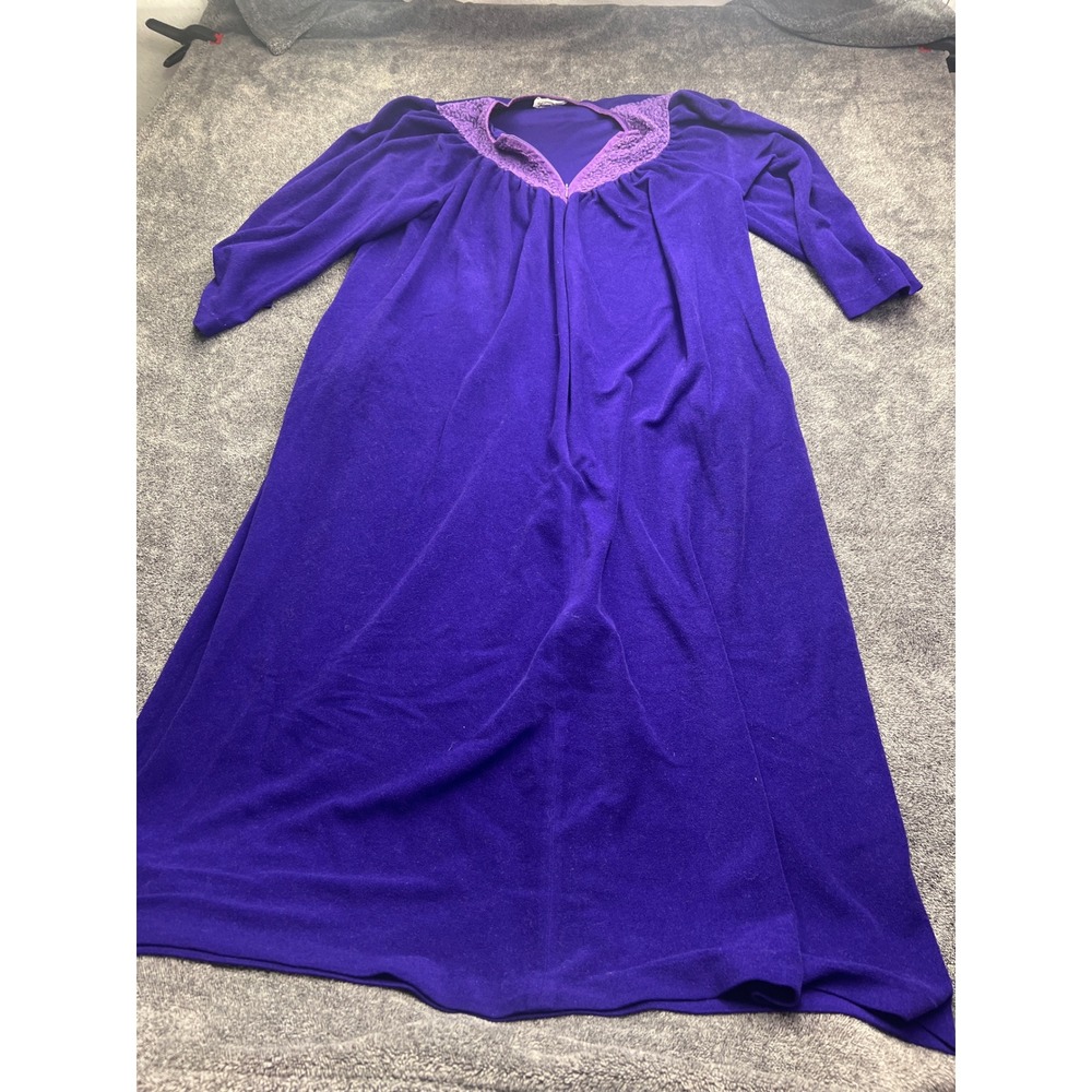 Vanity Fair Vintage Purple Velour Lace Trim Nightgown Lounger Made in USA Medium